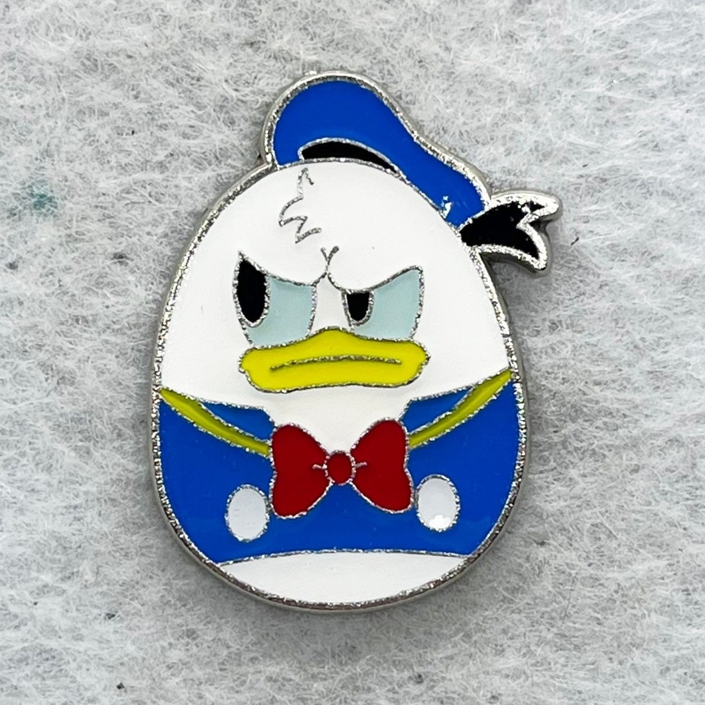 🔮 5/$25 Disney Easter Egg Donald Duck Pin